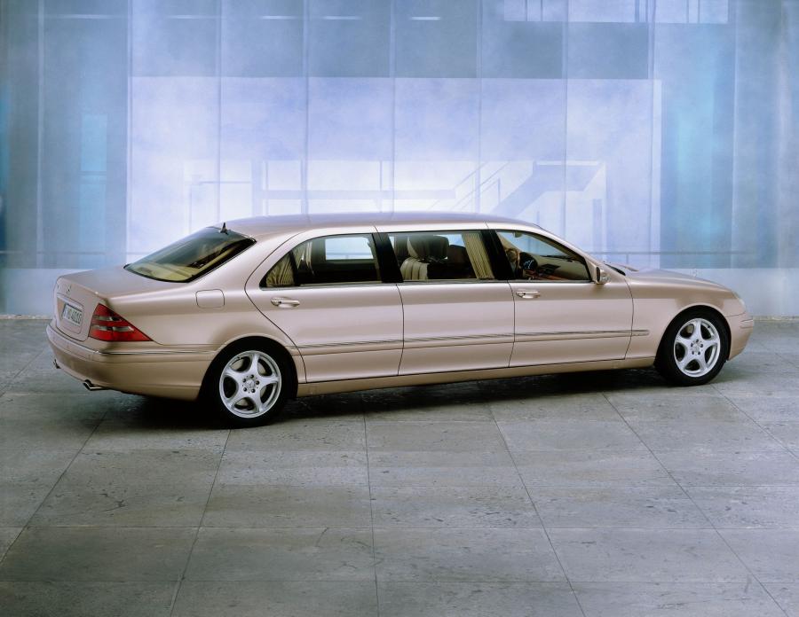  Mercedes-Benz S600 Pullman 2000 года  (фото 2 из 12)